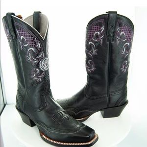 Nwob Terrace Acres Ariat Black Size 9 embroidered